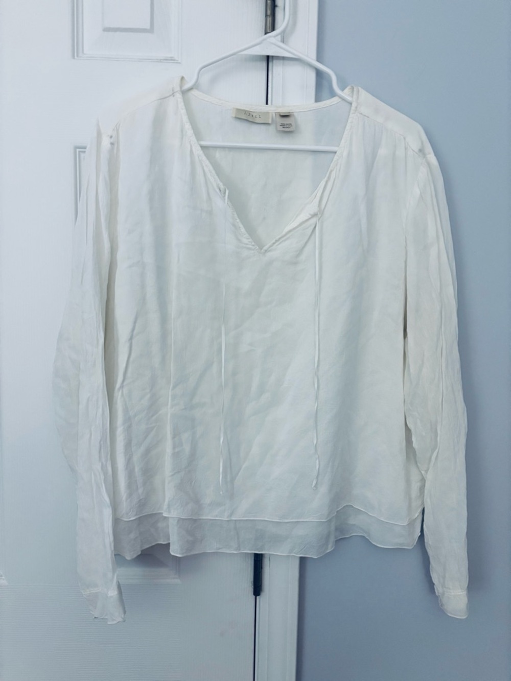 J. Jill Ivory Lightweight V-Neck Long Sleeve Blouse